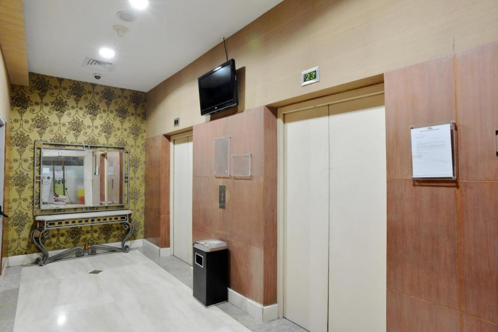 Great Western Hotel & Resort Serpong - Tangerang Bagian luar foto