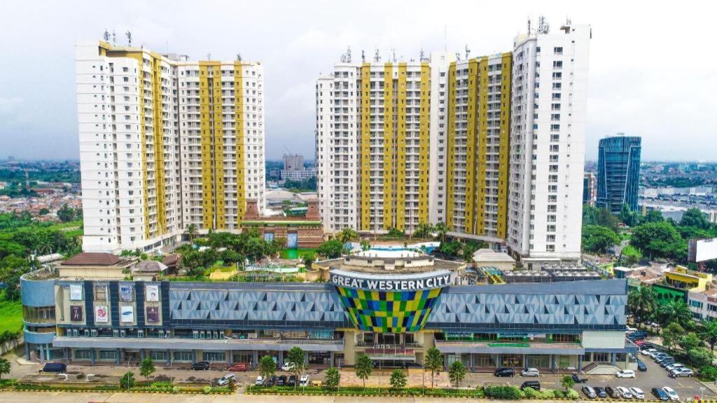 Great Western Hotel & Resort Serpong - Tangerang Bagian luar foto