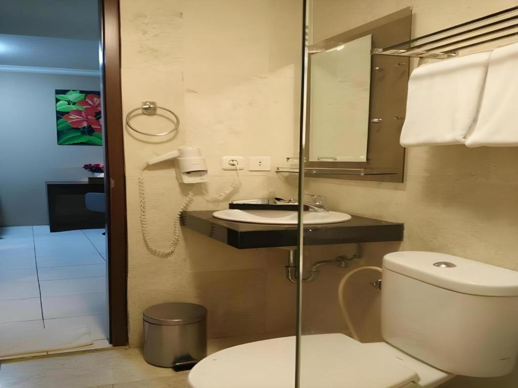 Great Western Hotel & Resort Serpong - Tangerang Bagian luar foto