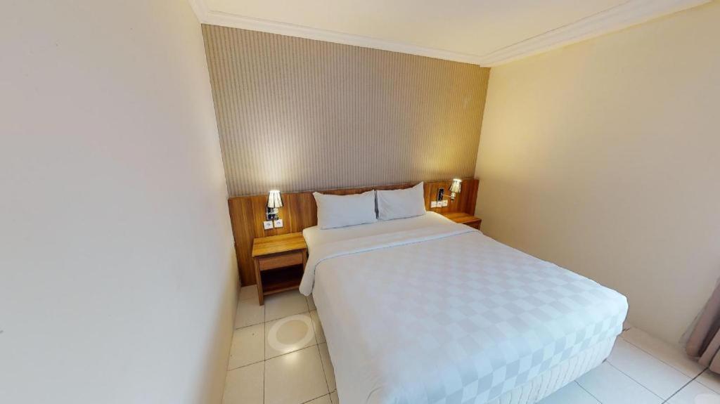 Great Western Hotel & Resort Serpong - Tangerang Bagian luar foto
